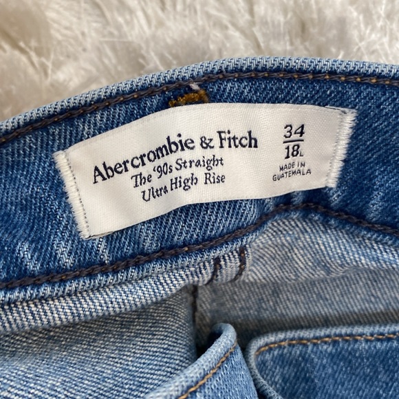 Abercrombie Ultra High Rise 90s Straight Jean - Picture 5 of 12